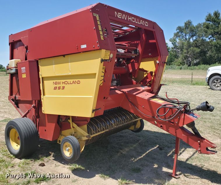 image for item DF5672 New Holland 853  round baler