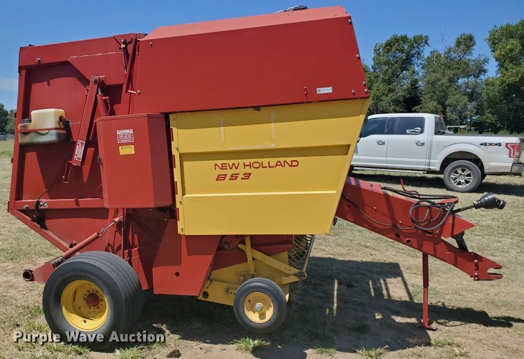 image for item DF5672 New Holland 853  round baler