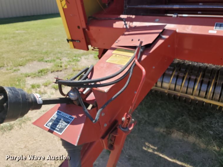 image for item DF5672 New Holland 853  round baler