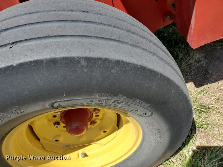 image for item DF5672 New Holland 853  round baler