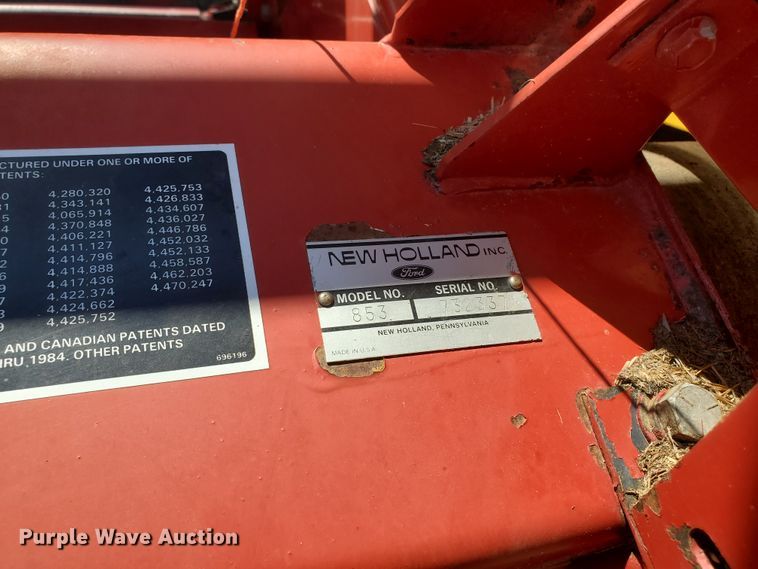 image for item DF5672 New Holland 853  round baler