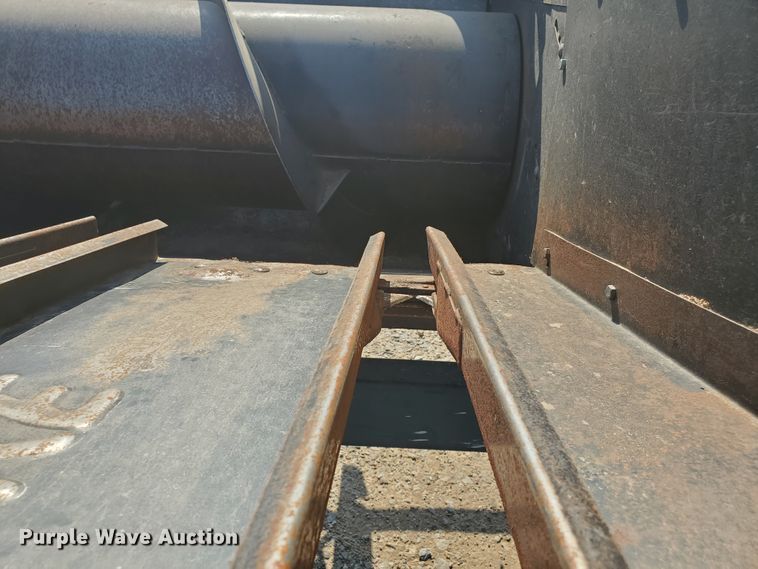 image for item DF7551 Deutz Allis sunflower rigid head