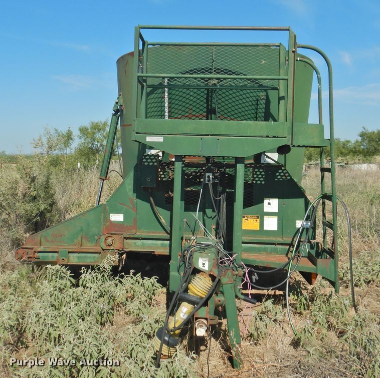 image for item DG1439 Arts-Way SupRaMix 15002M5 grinder/mixer