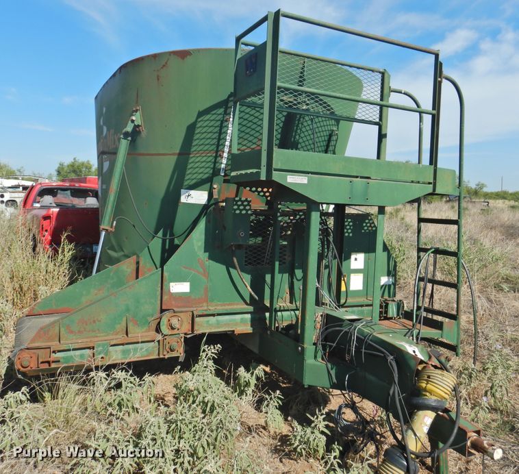 image for item DG1439 Arts-Way SupRaMix 15002M5 grinder/mixer