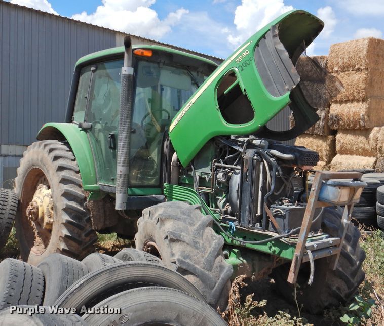 image for item DG1445 2010 John Deere 7330  MFWD tractor