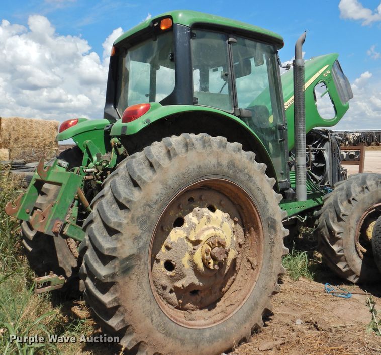 image for item DG1445 2010 John Deere 7330  MFWD tractor