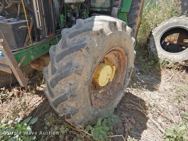 image for item DG1445 2010 John Deere 7330  MFWD tractor