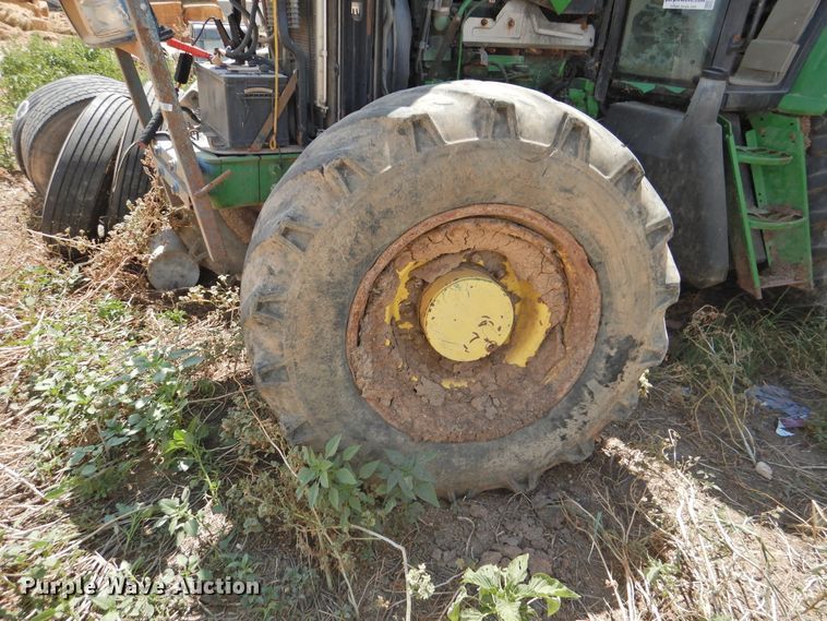 image for item DG1445 2010 John Deere 7330  MFWD tractor
