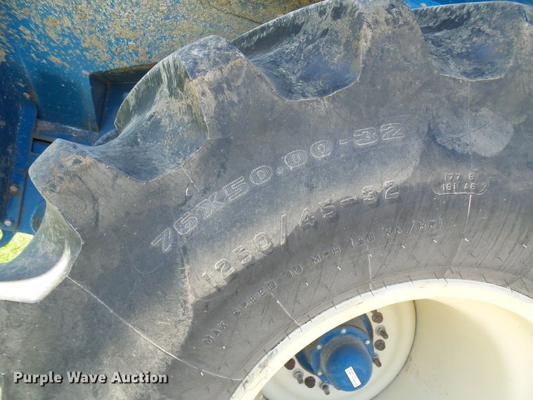 image for item DG2068 Kinze 1050 grain cart