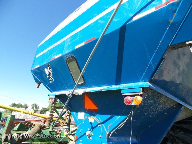 image for item DG2068 Kinze 1050 grain cart