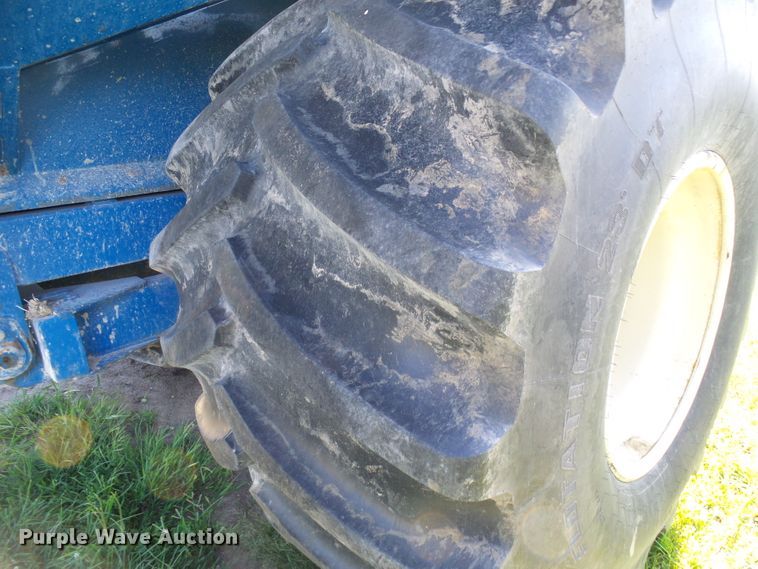 image for item DG2068 Kinze 1050 grain cart