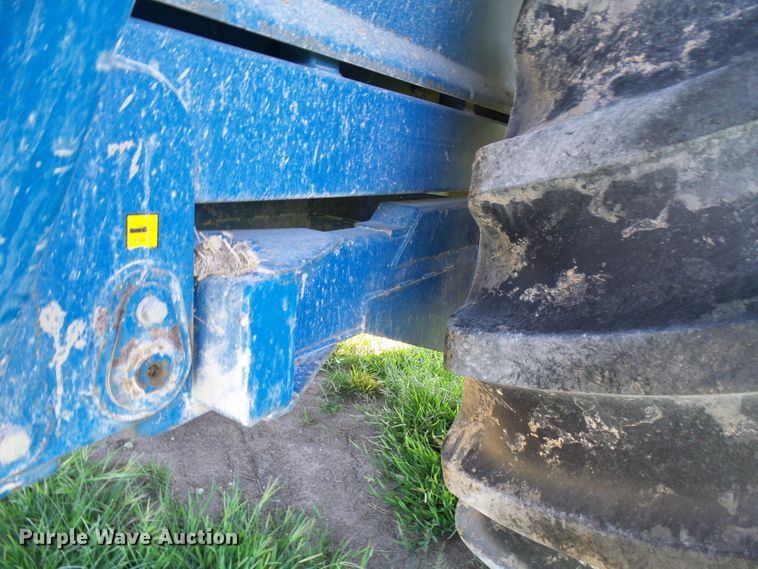 image for item DG2068 Kinze 1050 grain cart