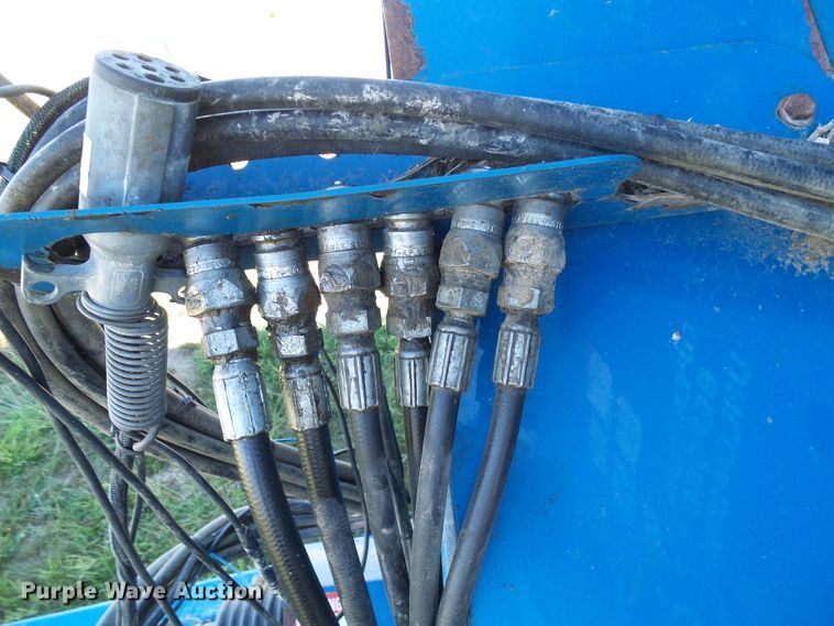 image for item DG2068 Kinze 1050 grain cart