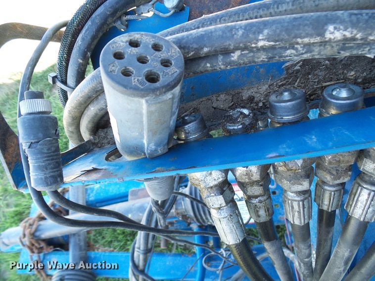 image for item DG2068 Kinze 1050 grain cart