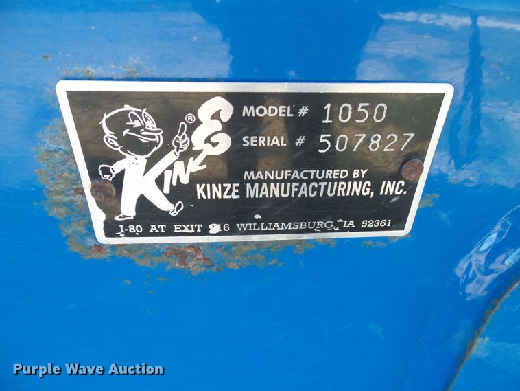 image for item DG2068 Kinze 1050 grain cart