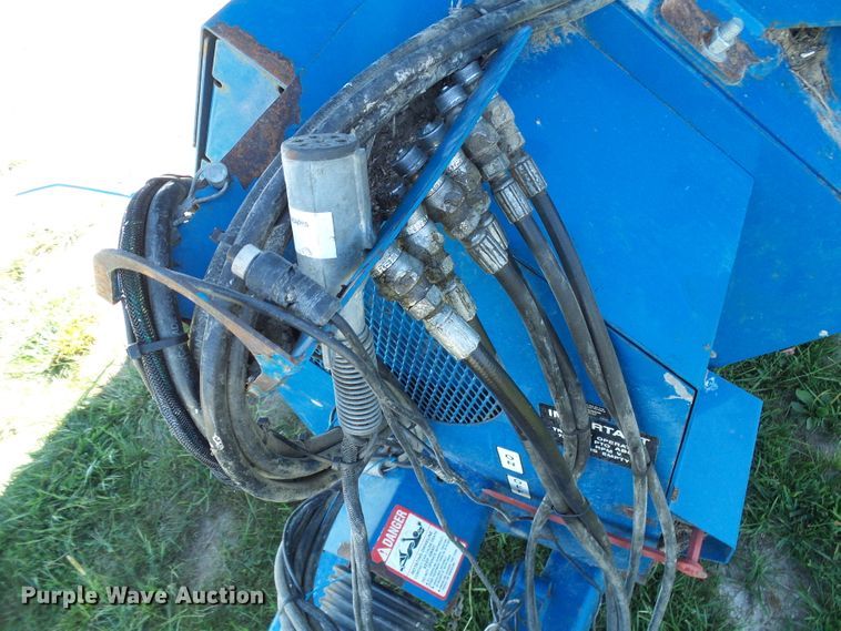 image for item DG2068 Kinze 1050 grain cart