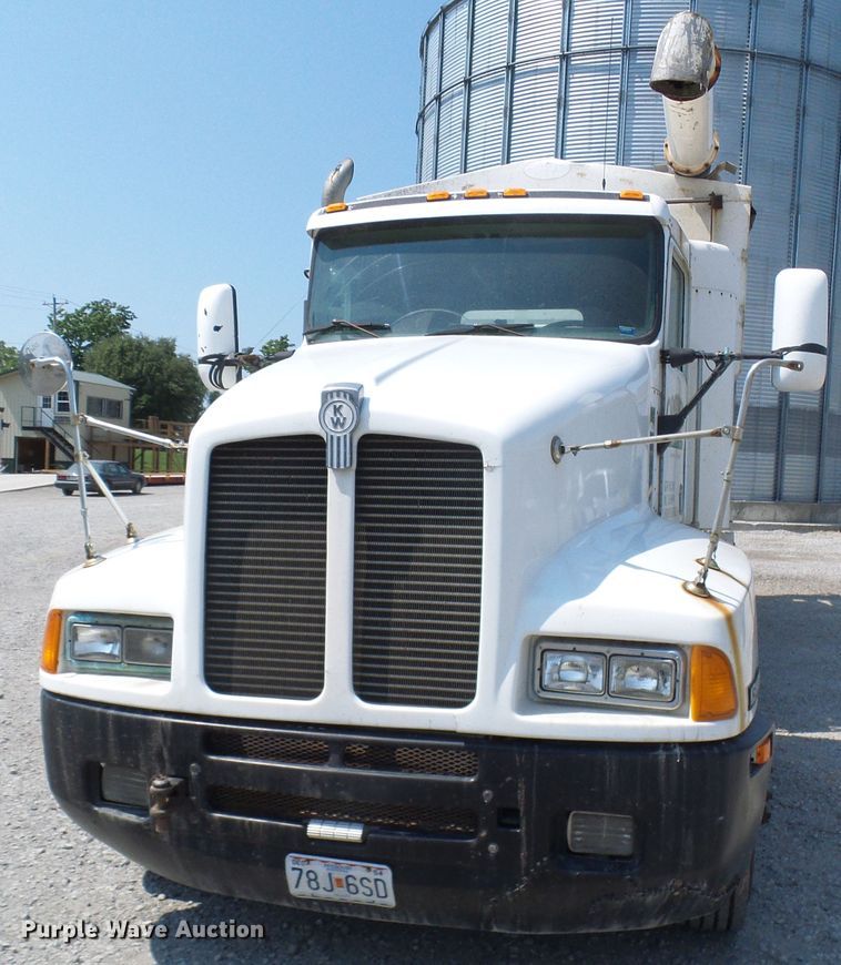 image for item DG2075 1994 Kenworth T600  fertilizer delivery truck