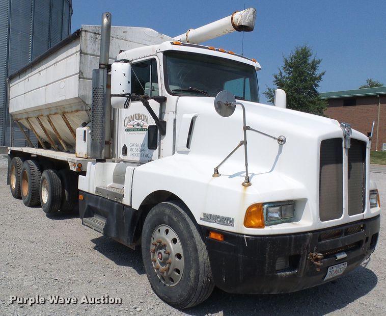 image for item DG2075 1994 Kenworth T600  fertilizer delivery truck