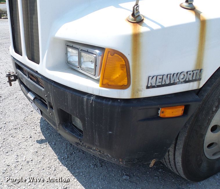 image for item DG2075 1994 Kenworth T600  fertilizer delivery truck