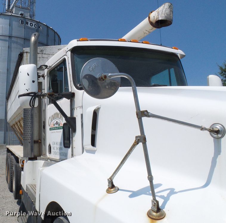 image for item DG2075 1994 Kenworth T600  fertilizer delivery truck