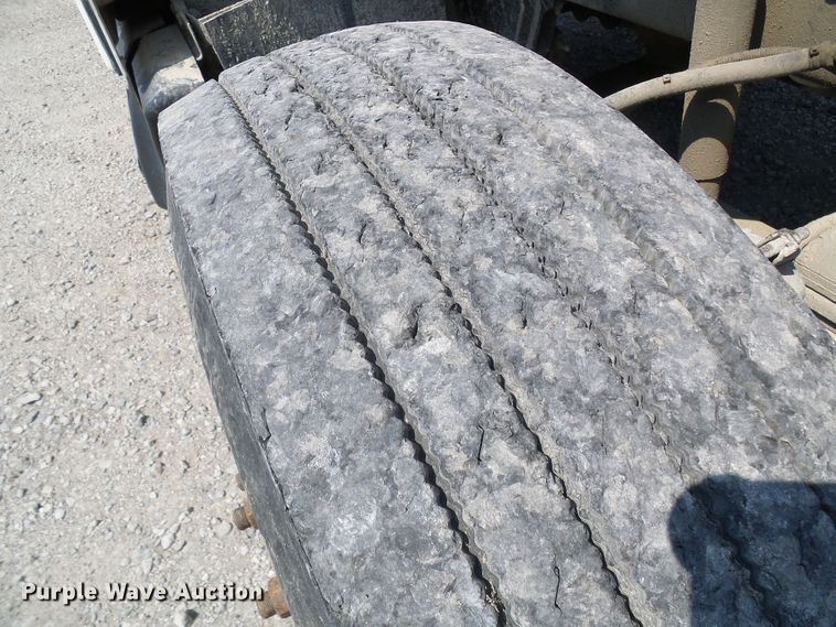 image for item DG2075 1994 Kenworth T600  fertilizer delivery truck