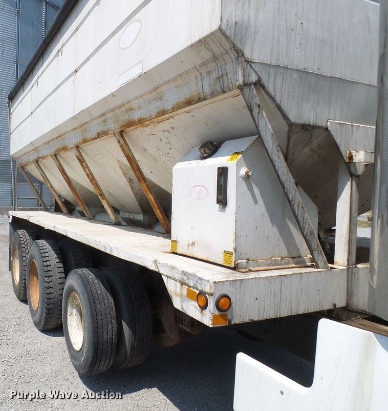 image for item DG2075 1994 Kenworth T600  fertilizer delivery truck