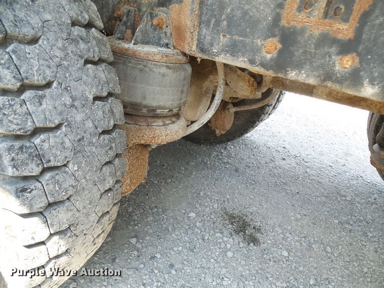 image for item DG2075 1994 Kenworth T600  fertilizer delivery truck