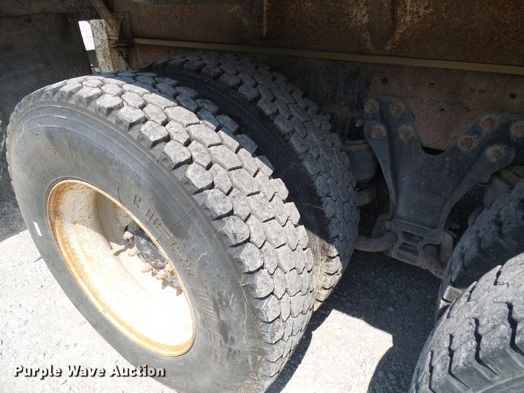 image for item DG2075 1994 Kenworth T600  fertilizer delivery truck