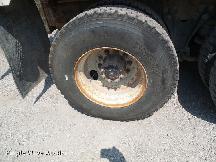 image for item DG2075 1994 Kenworth T600  fertilizer delivery truck