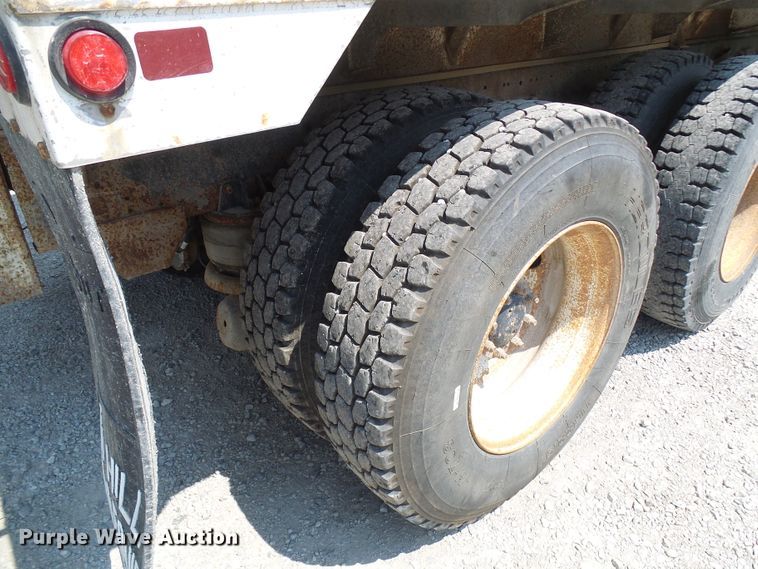 image for item DG2075 1994 Kenworth T600  fertilizer delivery truck