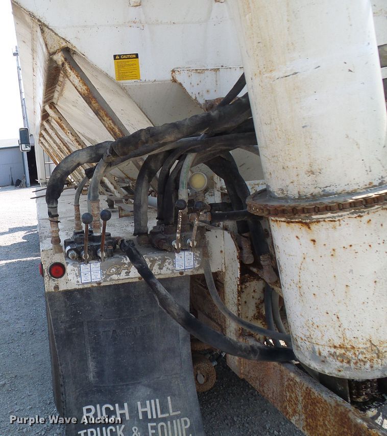 image for item DG2075 1994 Kenworth T600  fertilizer delivery truck