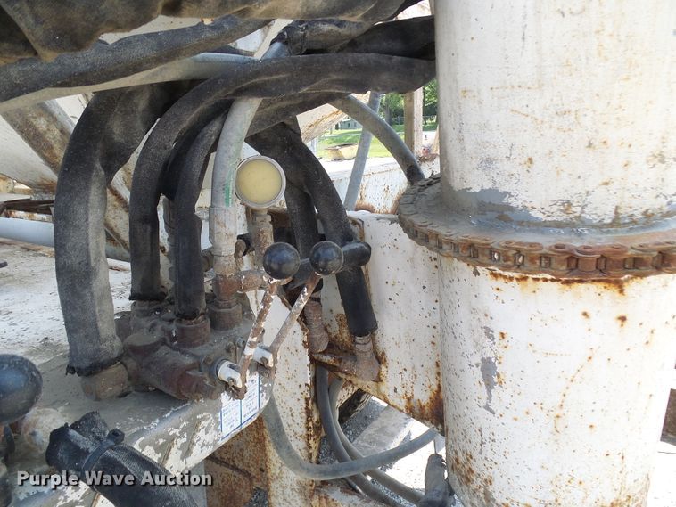 image for item DG2075 1994 Kenworth T600  fertilizer delivery truck