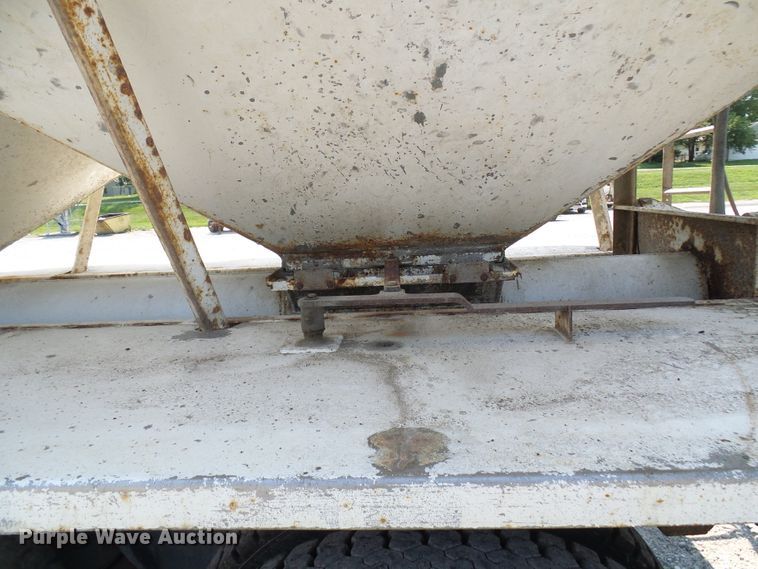 image for item DG2075 1994 Kenworth T600  fertilizer delivery truck