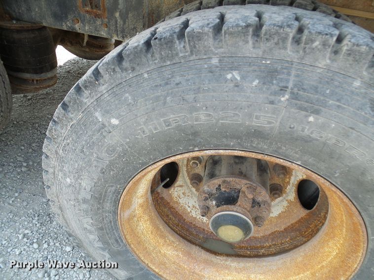 image for item DG2075 1994 Kenworth T600  fertilizer delivery truck