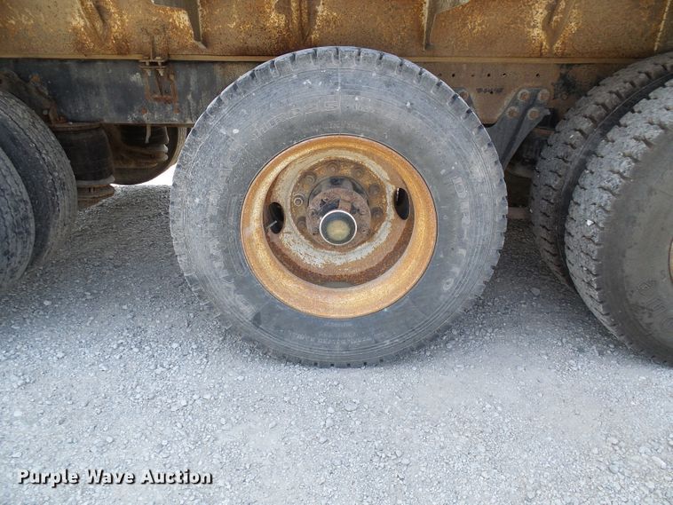 image for item DG2075 1994 Kenworth T600  fertilizer delivery truck