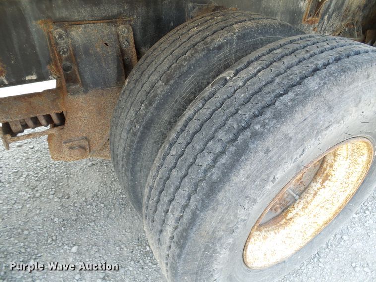 image for item DG2075 1994 Kenworth T600  fertilizer delivery truck