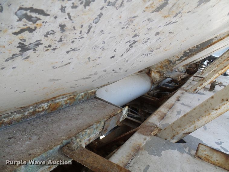 image for item DG2075 1994 Kenworth T600  fertilizer delivery truck