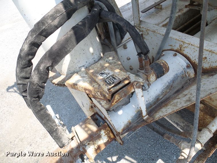 image for item DG2075 1994 Kenworth T600  fertilizer delivery truck