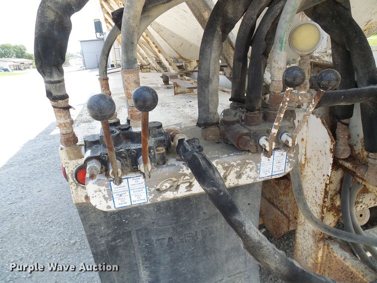 image for item DG2075 1994 Kenworth T600  fertilizer delivery truck