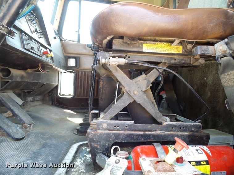 image for item DG2075 1994 Kenworth T600  fertilizer delivery truck