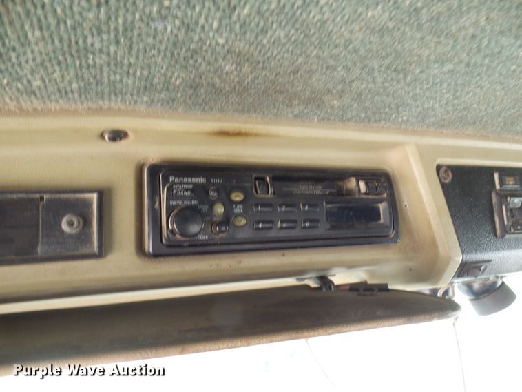 image for item DG2075 1994 Kenworth T600  fertilizer delivery truck