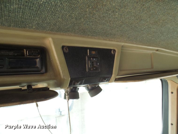 image for item DG2075 1994 Kenworth T600  fertilizer delivery truck