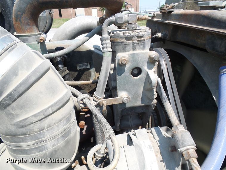 image for item DG2075 1994 Kenworth T600  fertilizer delivery truck