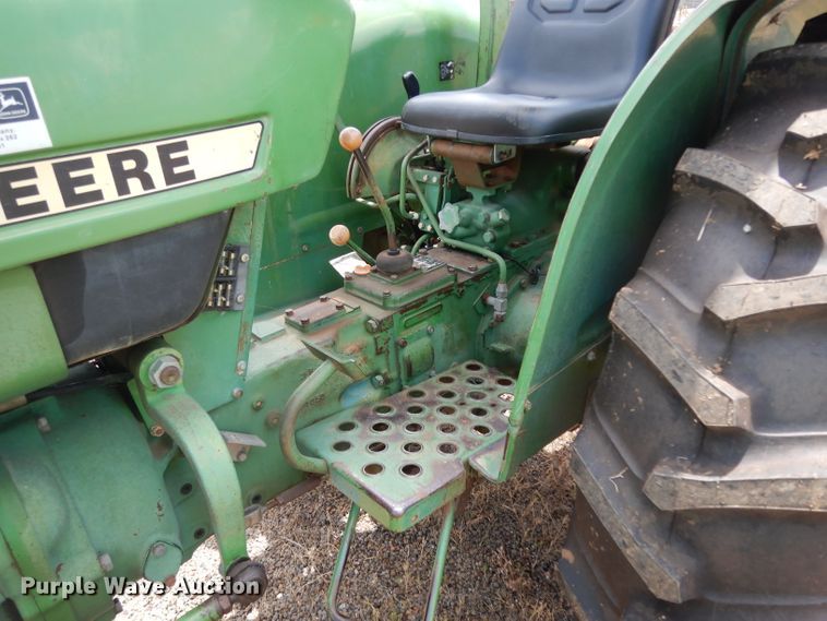 image for item DG6904 John Deere 1050  tractor