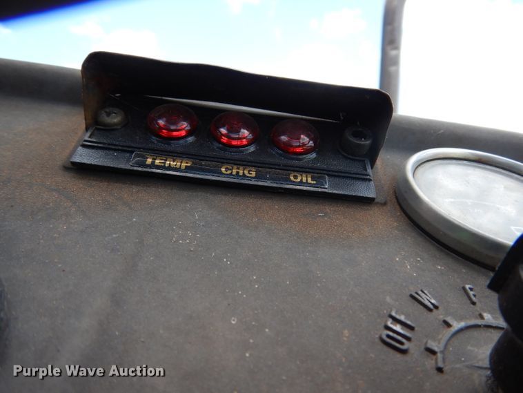 image for item DG6904 John Deere 1050  tractor