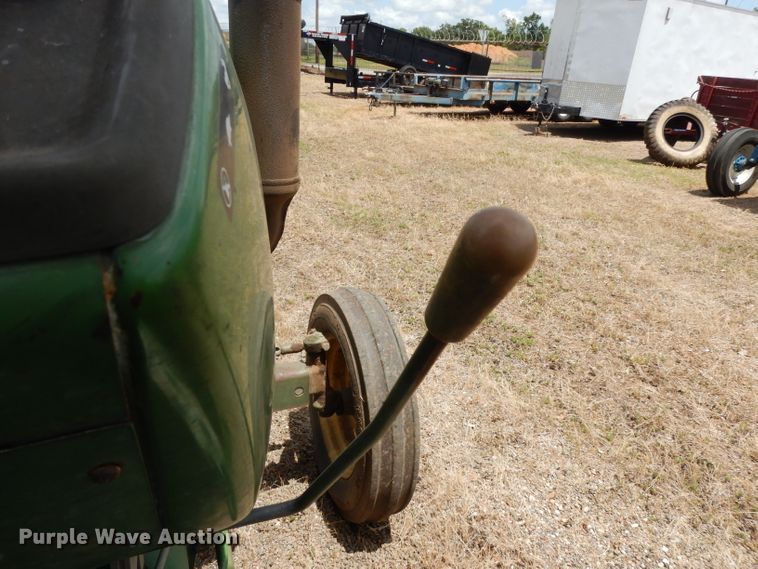 image for item DG6904 John Deere 1050  tractor