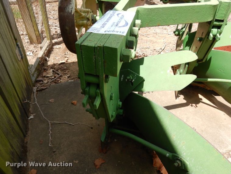 image for item DG6912 John Deere two bottom plow