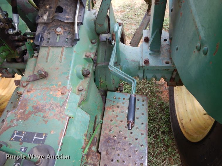 image for item DG6917 John Deere 2030  tractor