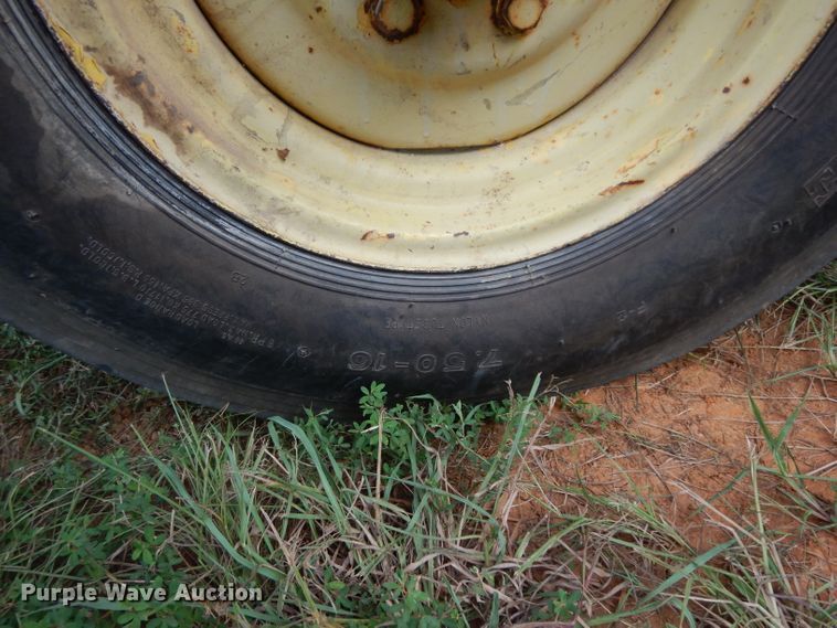 image for item DG6917 John Deere 2030  tractor