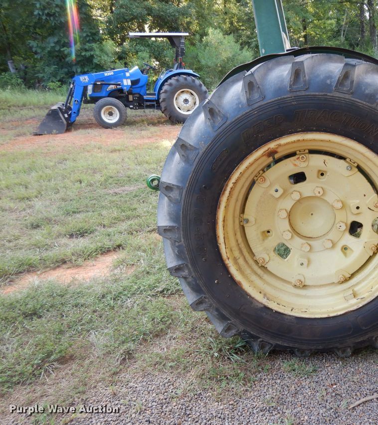 image for item DG6917 John Deere 2030  tractor